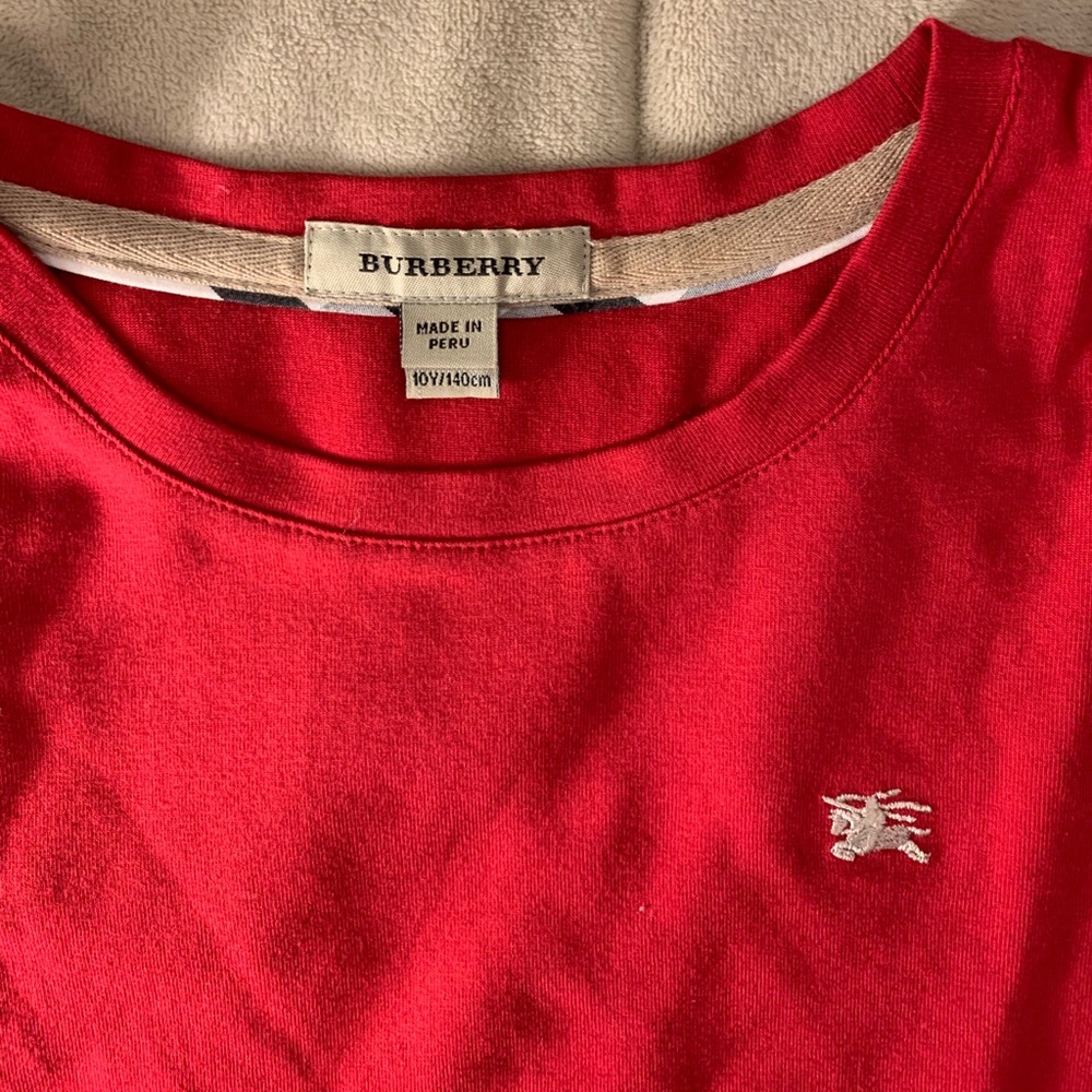 Beautiful “Burberry” bubble sleeve shirt ❤️